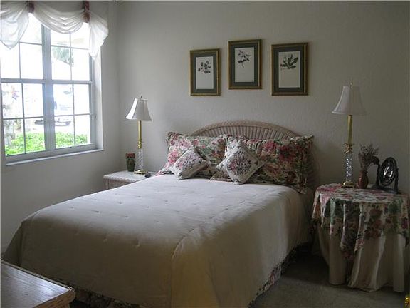 4th image of 4669 Carlton Golf Dr