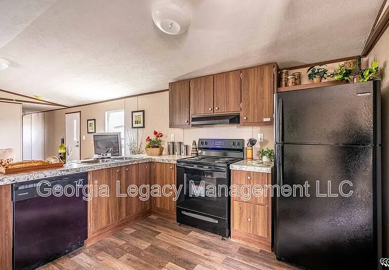 57 Shady Cir — Photo 2