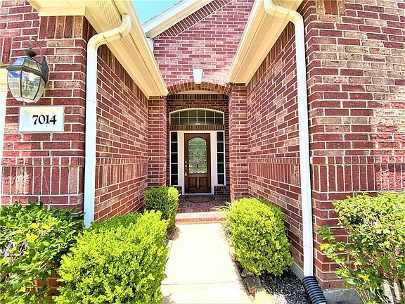 3rd image of 7014 Spruce View Ct