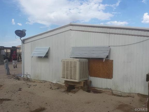 3rd image of 49190 Bedford Dr