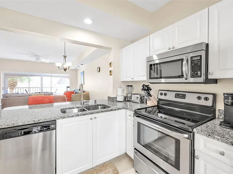 1044 Woodshire Ln #B211 — Photo 13