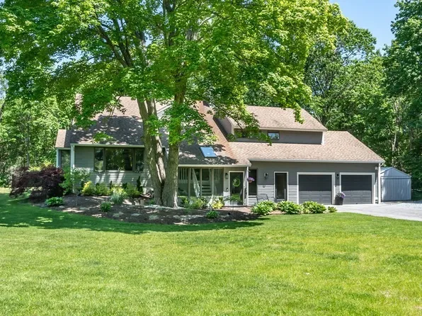 50 Ash St, Rehoboth, MA 02769