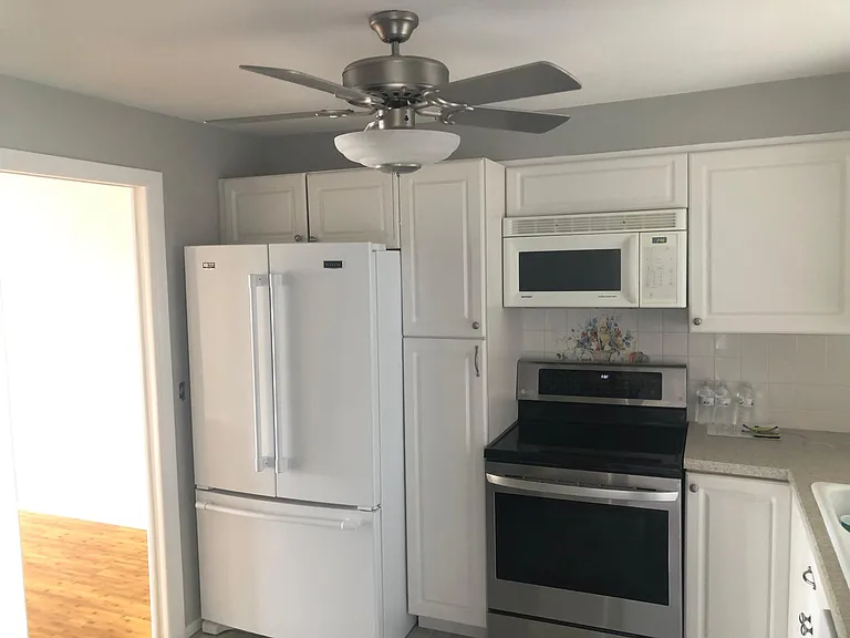4600 Cove Cir #6 — Photo 11