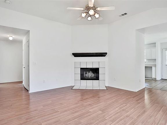 3rd image of 2636 Las Villas Ave