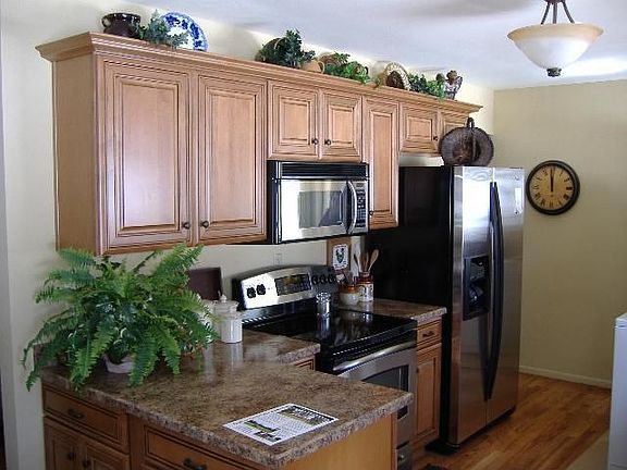 New kitchen cabinets with s/s appliances/
