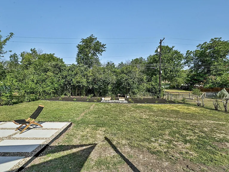 4900 Hilldale Dr — Photo 22