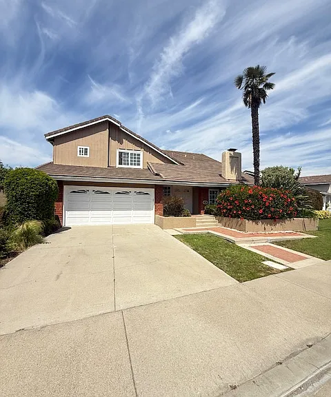 23 Deerwood E — Photo 1