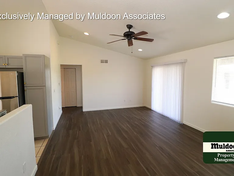 1661 W Siesta Dr — Photo 3
