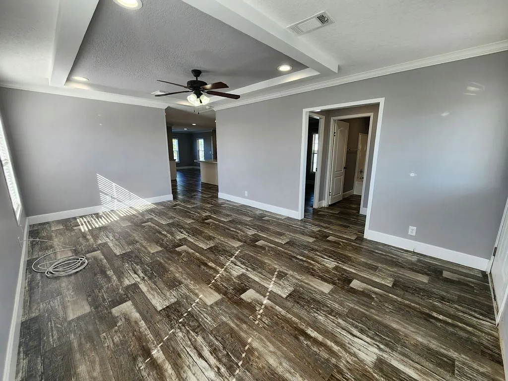 3 bed, 2.0 bath, 1372 sqft, $1,499 — Photo 3
