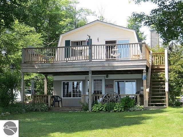 1st image of 642 N Lakeview Dr
