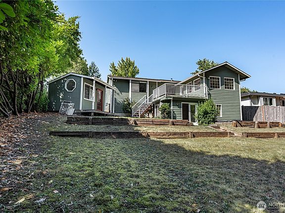 3rd image of 2313 Lincoln Avenue SE