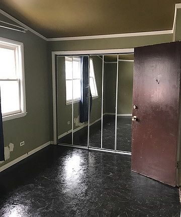 5th image of 1370 Fargo Ave APT D
