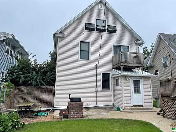 2nd image of 3705 6th Ave