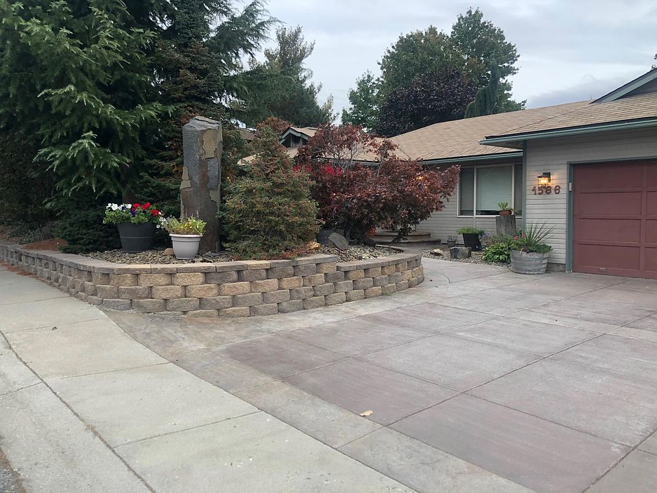 1st image of 1586 3rd St SE