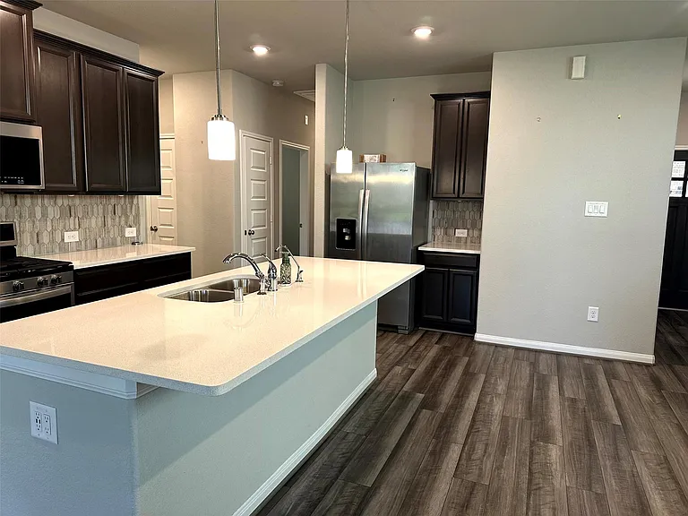 7072 Silverleaf Oak St — Photo 4