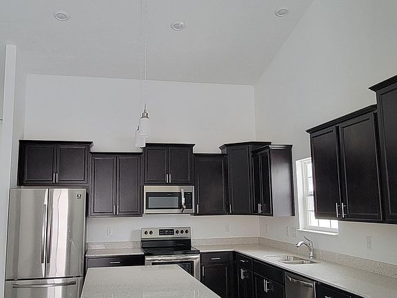 3rd image of 6566 Shoreline Ct