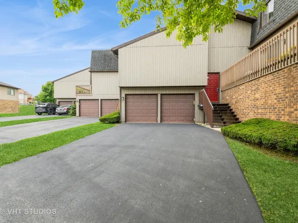 36 Portwine Dr, Roselle, IL 60172