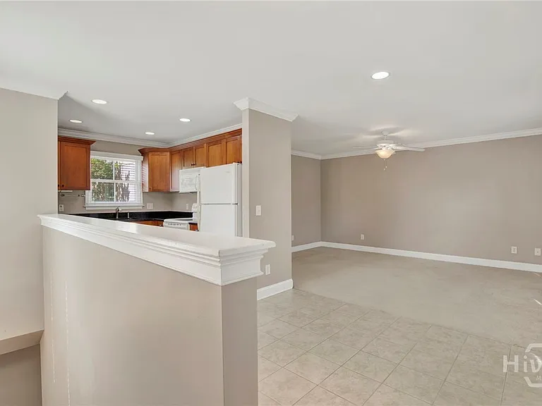 302 W Wayne St #CARRIAGE HOUSE — Photo 10