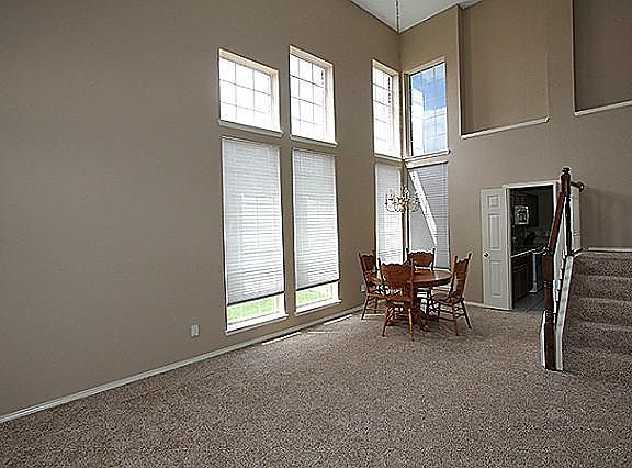 5th image of 4716 Great Divide Dr