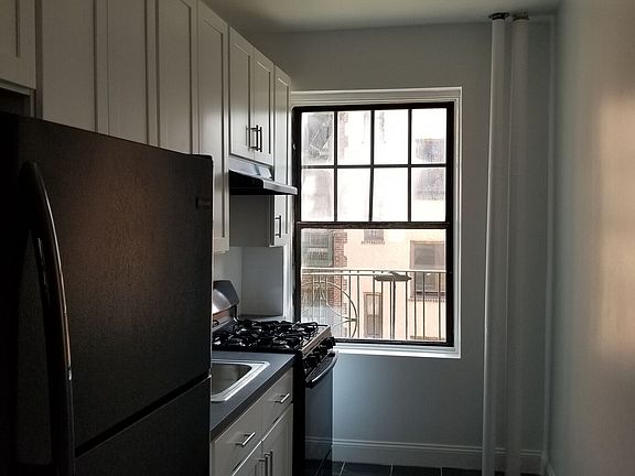 5th image of 2751 Barker Ave APT Y41