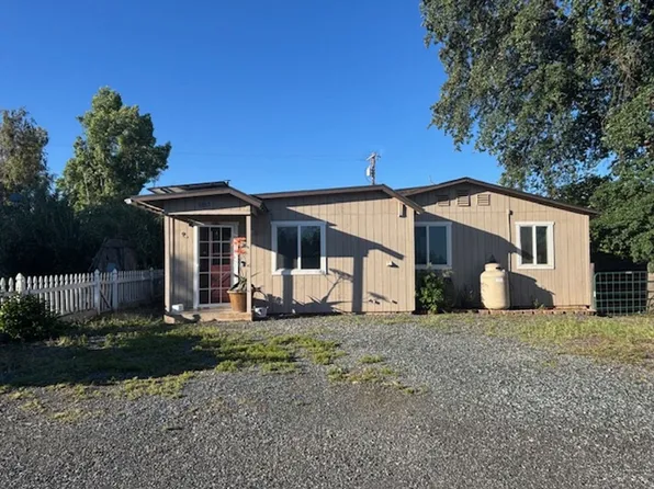 9885 Maiden Ln, Chinese Camp, CA 95309