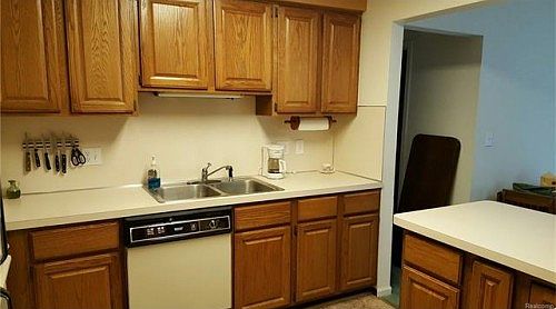 3rd image of 41722 Bedford Dr
