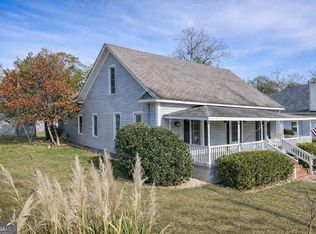 61 Clark St, Newnan, GA 30263