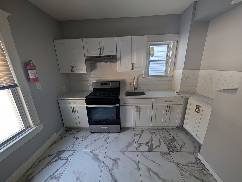 1st image of 160 S 12th St Floor 1