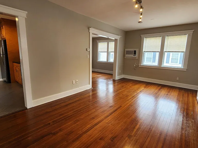 60 Houston Ter — Photo 5