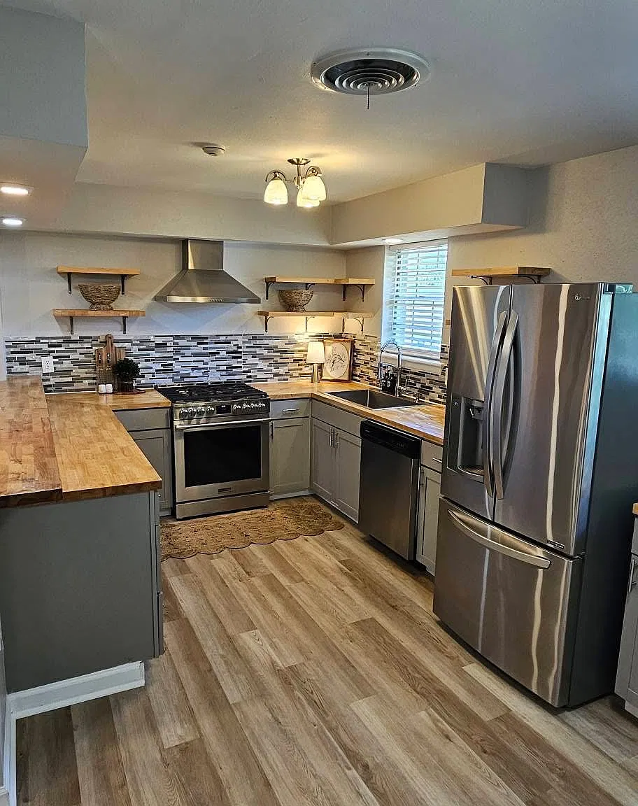 8700 Fulton St — Photo 4