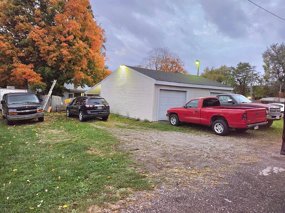 1st image of 362 Commercial St