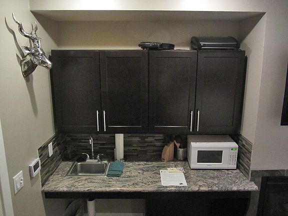 5th image of 4069 Cedar Ave
