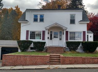 81 Harbour Ave, West Warwick, RI 02893