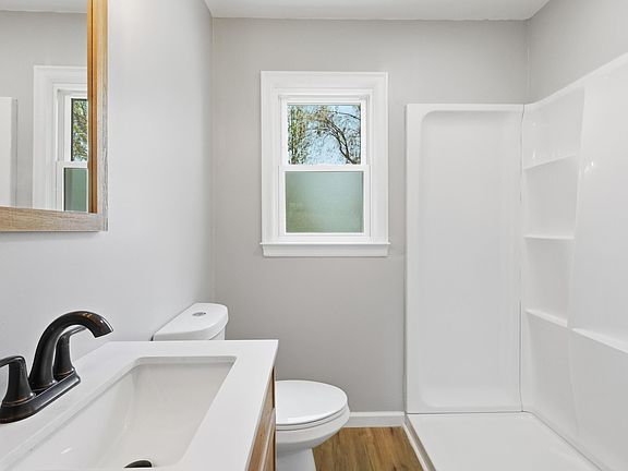 4th image of 138 Saint William Dr
