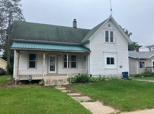 713 N Main St, Marion, WI 54950