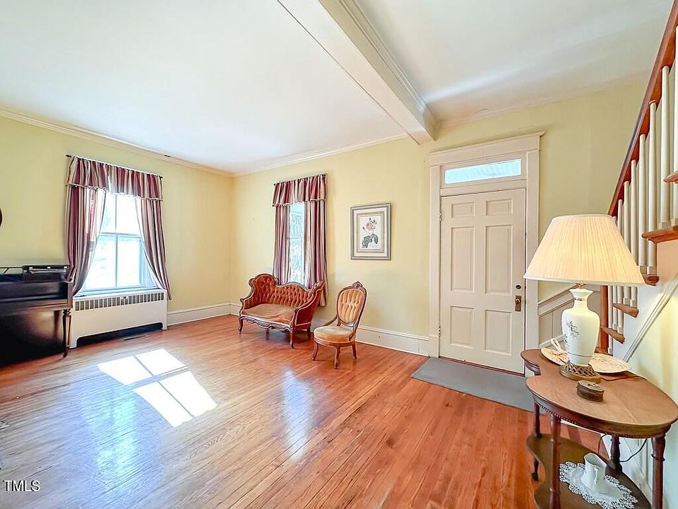 13th image of 302 Halifax St