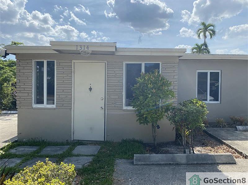 1st image of 1314 S 20th Ave