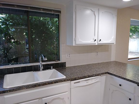 5th image of 8525 36th Ave NE