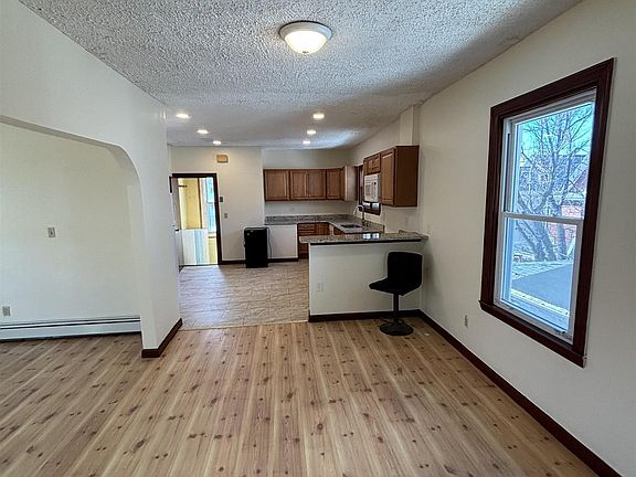 2nd image of 569 Main St #2