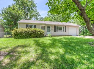 7106 Reeds Rd, Overland Park, KS 66204