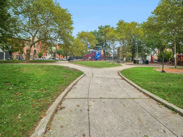 804 Grand Street image 22 of 29