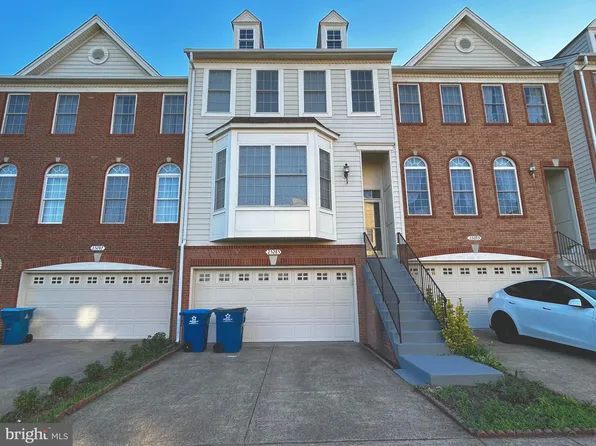 25285 Nesting Sq, Chantilly, VA 20152