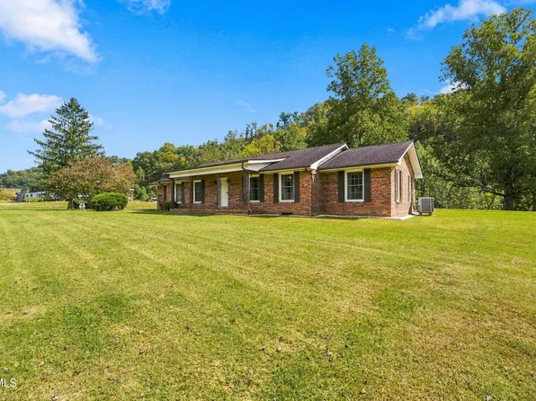 233 Thorngrove Dr, Duffield, VA 24244