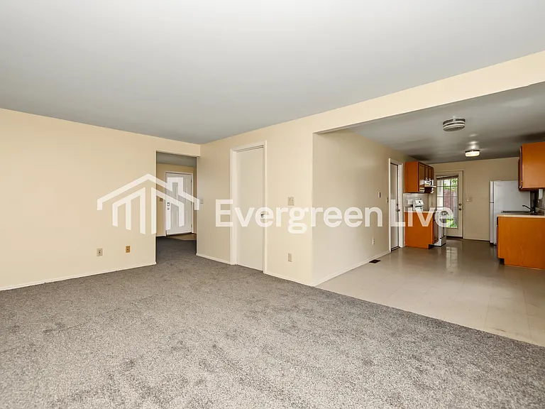 8441 Eagle Pass Dr — Photo 5