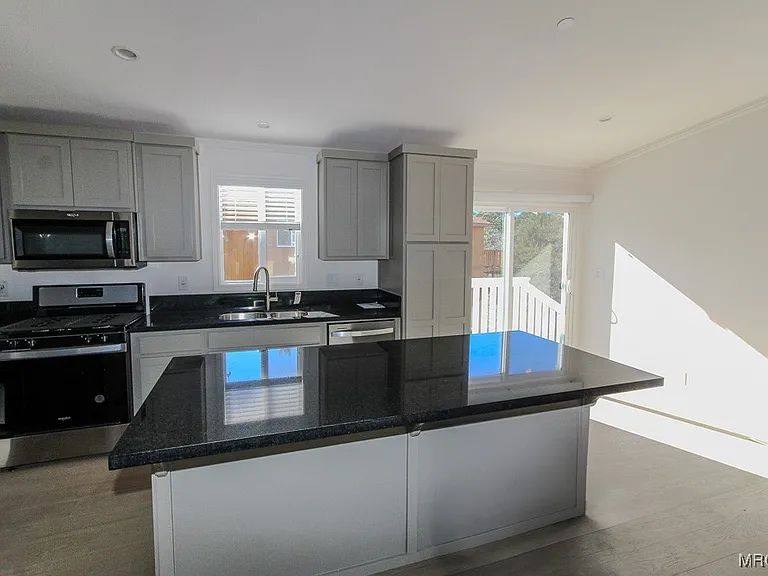 1336 La Crescenta Dr #2 — Photo 12