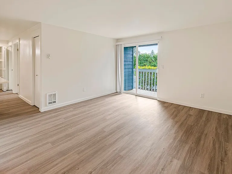 Alcove Apartment — Photo 21