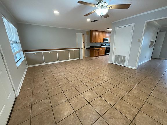 2nd image of 1105 Ash Dr