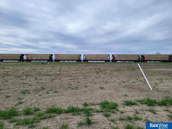 521 Railroad St, Hallam, NE 68368