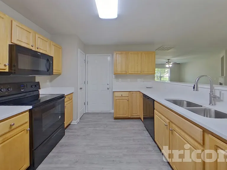 15714 Southern Garden Ln — Photo 6