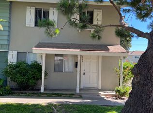 9599 Kensington Dr, Huntington Beach, CA 92646